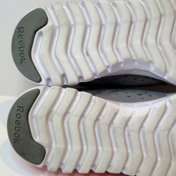 Reebok SubLite Women's size 7 Running Shoe 1Y3501 Gray White Pink Corral - Picture 7 of 9